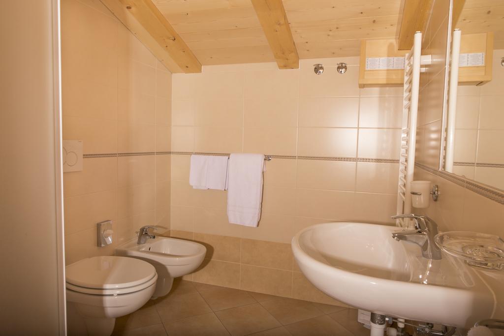 B&B The King Livigno Phòng bức ảnh
